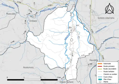 Carte en couleur présentant le réseau hydrographique de la commune