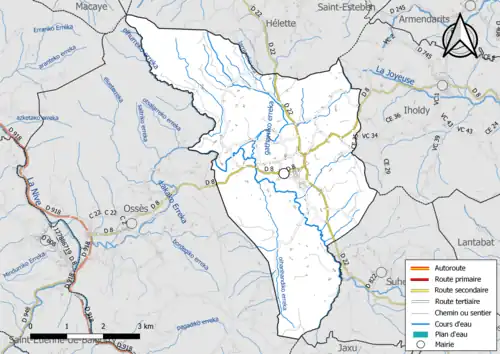 Carte en couleur présentant le réseau hydrographique de la commune