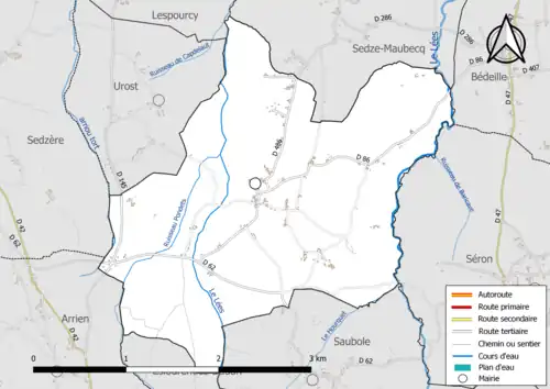 Carte en couleur présentant le réseau hydrographique de la commune