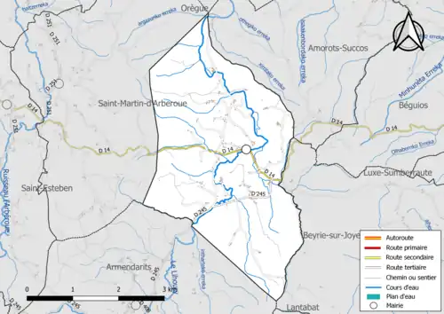 Carte en couleur présentant le réseau hydrographique de la commune