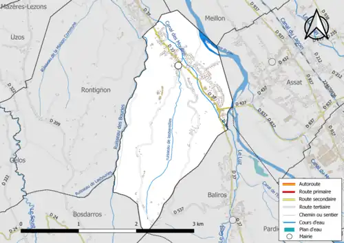 Carte en couleur présentant le réseau hydrographique de la commune