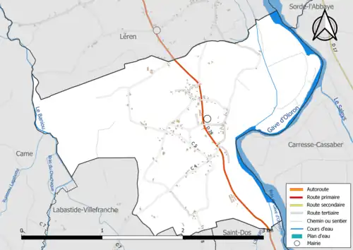 Carte en couleur présentant le réseau hydrographique de la commune