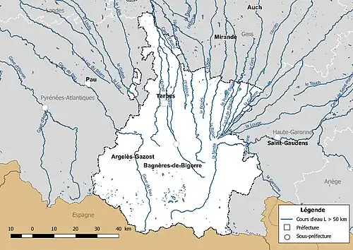 Carte des cours d'eau de longueur supérieure à 50&nbsp;km des Hautes-Pyrénées.