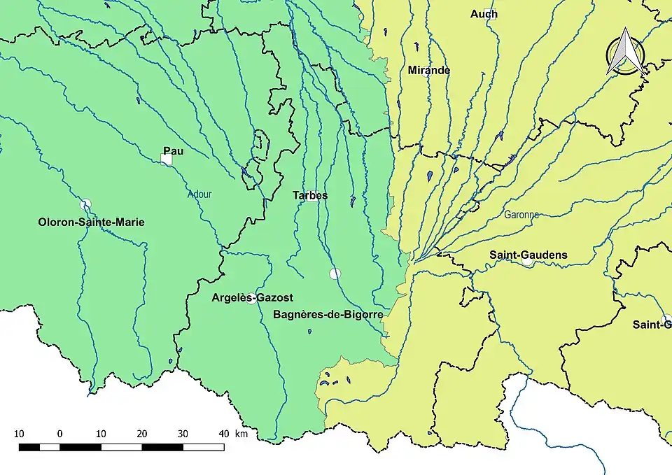 Le département est découpé en deux sous-bassins administratifs « Garonne » et « Tarn-Aveyron ».