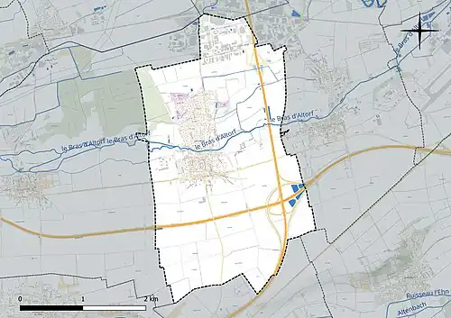 Carte en couleur présentant le réseau hydrographique de la commune