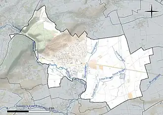 Carte en couleur présentant le réseau hydrographique de la commune
