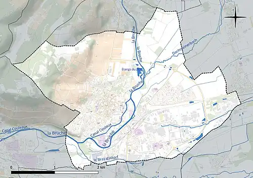 Carte en couleur présentant le réseau hydrographique de la commune