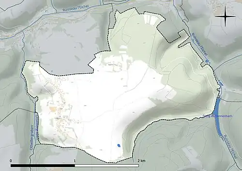 Carte en couleur présentant le réseau hydrographique de la commune