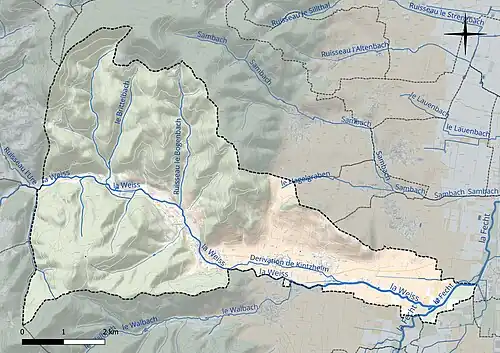 Carte en couleur présentant le réseau hydrographique de la commune