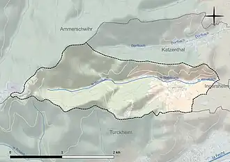 Carte en couleur présentant le réseau hydrographique de la commune
