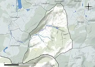 Carte en couleur présentant le réseau hydrographique de la commune