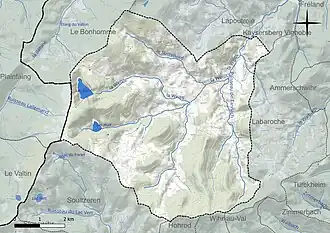 Carte en couleur présentant le réseau hydrographique de la commune