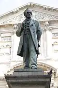 Monument à Alessandro Manzoni.