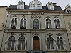 Au 70 immeuble remarquable.