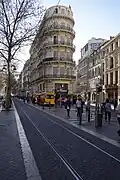 Immeuble situé au 71, la Canebière, séquence où Louis fait la connaissance de Catherine à la brasserie « Le Sans-Pareil ».