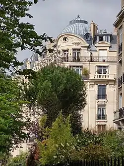 No&nbsp;72, avenue Henri-Martin (et 4, square Lamartine).