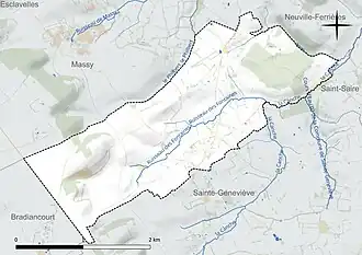 Carte en couleur présentant le réseau hydrographique de la commune