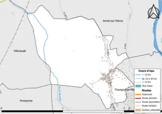 Carte en couleur présentant le réseau hydrographique de la commune