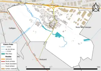 Carte en couleur présentant le réseau hydrographique de la commune