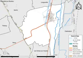 Carte en couleur présentant le réseau hydrographique de la commune