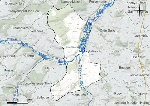 Carte en couleur présentant le réseau hydrographique de la commune