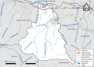 Carte en couleur présentant le réseau hydrographique de la commune