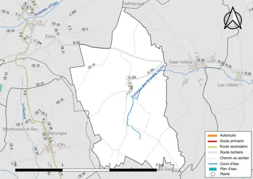 Carte en couleur présentant le réseau hydrographique de la commune