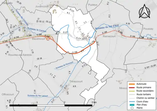 Carte en couleur présentant le réseau hydrographique de la commune