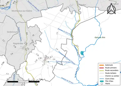 Carte en couleur présentant le réseau hydrographique de la commune