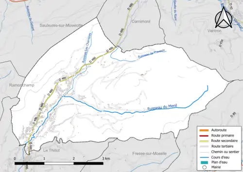 Carte en couleur présentant le réseau hydrographique de la commune