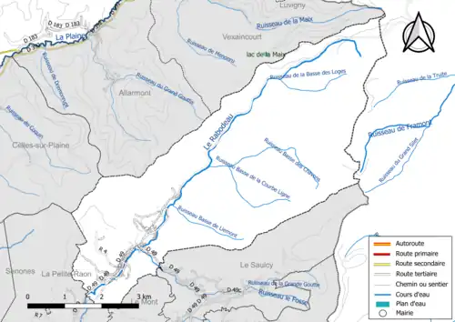 Carte en couleur présentant le réseau hydrographique de la commune
