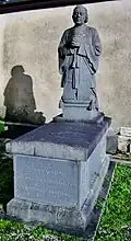 Tombe de Jean François Emmanuel Gadon, recteur du Trévoux entre 1867 et 1898.