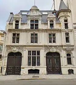 No&nbsp;8 : façade sur rue.