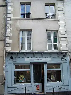 Le no&nbsp;98, où vécut Louis-Ferdinand Céline.