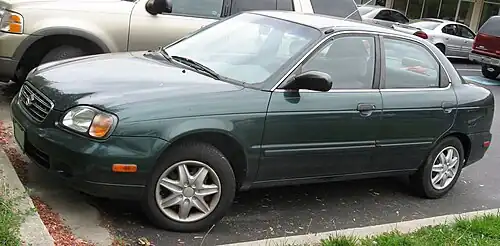 Suzuki Esteem 4 portes