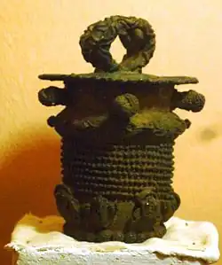 Pot de cérémonie en bronze d'Igbo-Ukwu du IXe&nbsp;siècle.