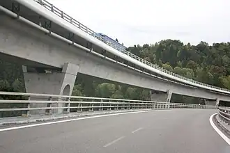 Vue du tablier nord du viaduc de Charix.