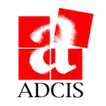 Logo ADCIS avec un a blanc réparti sur quatre carrés rouges dont un en haut à droite légèrement tourné