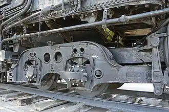 Le bissel « Delta » à deux essieux de la 242 no&nbsp;3759 de l'Atchison, Topeka and Santa Fe Railway.