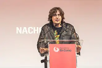 Description de l'image A la plaça! Guanyem Barcelona (17927128471).jpg.