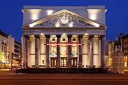 Description de cette image, également commentée ci-après