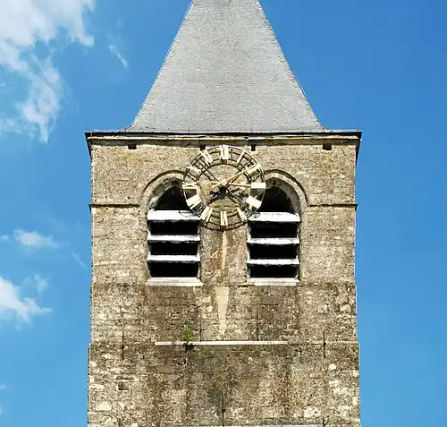 Baies géminées de la tour.