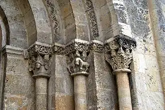 Ébrasement sud du portail.