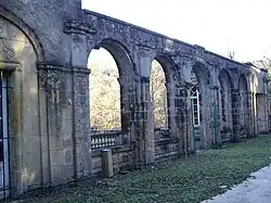 Vestiges de l'ancien cloître (1716).