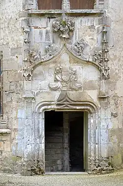 Porte de la tourelle.