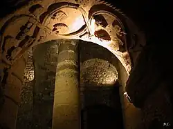 Crypte de Saint-Victor, stuc mérovingien.