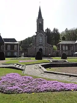 La nouvelle église (1875), actuellement (2019) désacralisée.