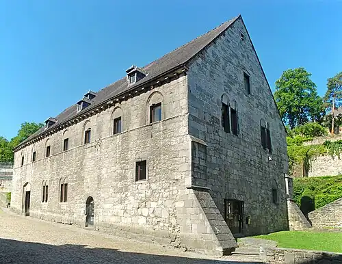 Les façades est et nord du moulin-brasserie.