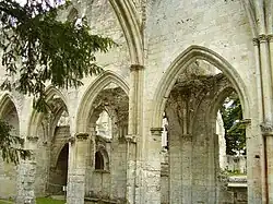 Mur nord de la nef gothique.