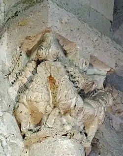 Chapiteau à l'entrée du croisillon sud.